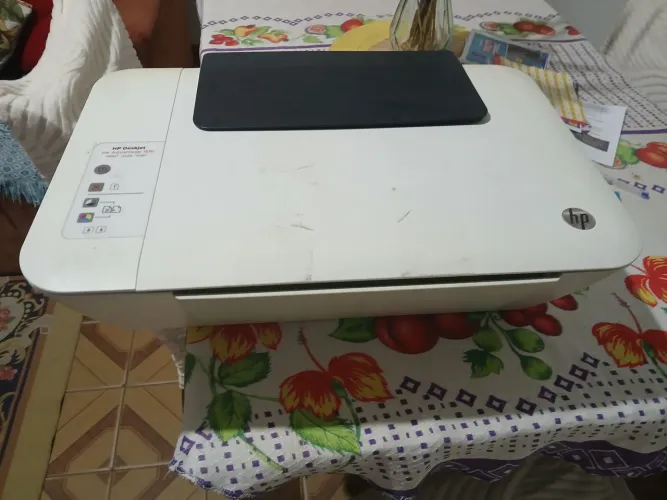 Vendo uma impressora HP em funcionando  perfeitamente. 