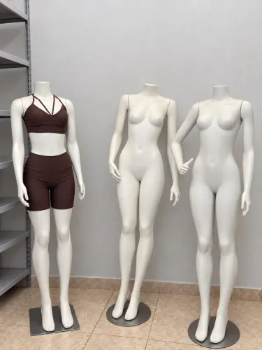 Kit com 3 Manequins Femininos
