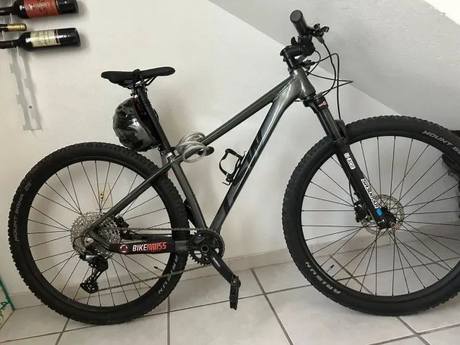 Mountain Bike TSW Yukon Aro 29 com 12v e Suspensão Rock Shox