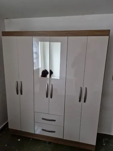 Guarda roupa multi, pés inclusos e montagem grátis 