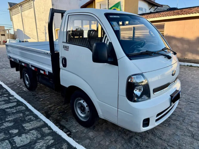 Kia Bongo 2022 completa