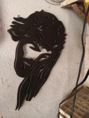 Face em madeira