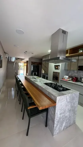 Sobrado para aluguel possui 160 metros quadrados com 3 quartos