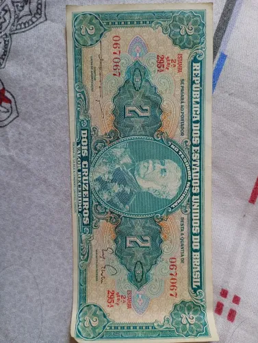 Dinheiro antigo para colecionadores.