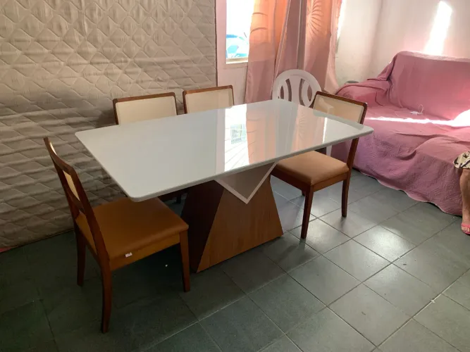 Mesa de luxo com 6 lugares 