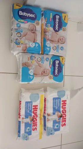 Fraldas huggies e babysec tamanho P