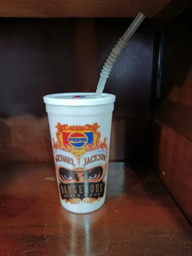 Copo Pepsi Michael Jackson com Tampa e Canudo 