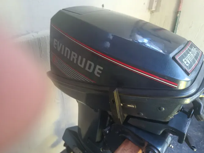 Vendo motor de popa everude 15 hp ano 95,(passo cartão)