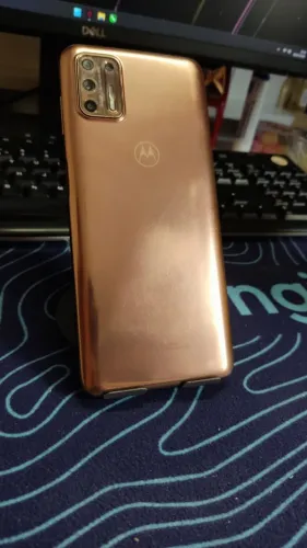 Moto G9 Plus - 4GB Memória RAM - 128GB de Armazenamento (sem carregador)