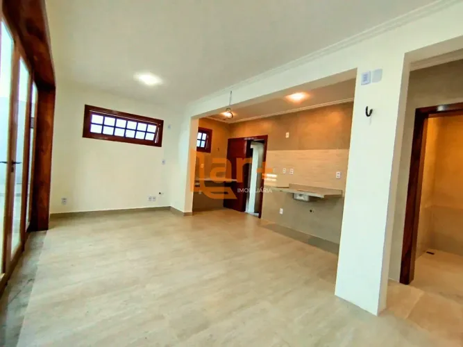 Casa na Atalaia atrás da Passarela do Caranguejo