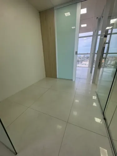 SALA COMERCIAL DISPONÍVEL PARA LOCAÇÃO NA COHAMA MOCELIN TOWER
