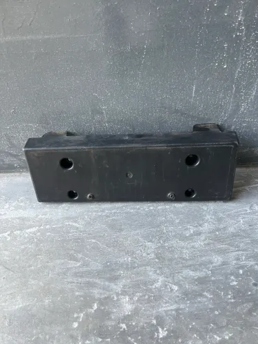 Suporte de Placa Dianteira Jeep Renegade 2020 - Original Usado