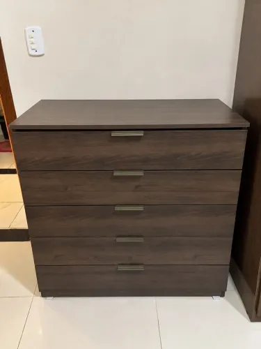 Cômoda com 5 gavetas