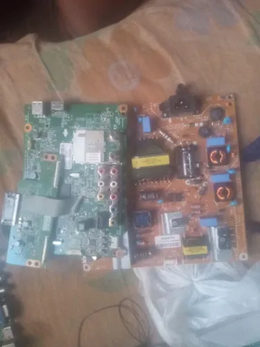 TV LG 42 polegadas três placas