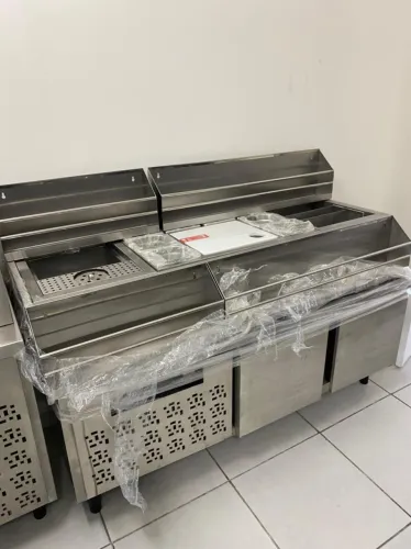 Estação de Bar com Refrigerador