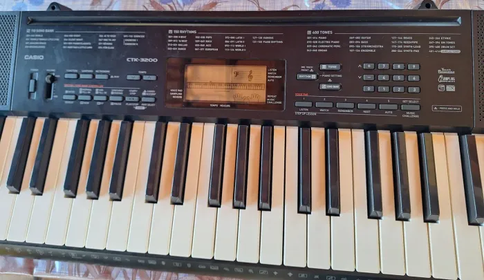 Vendo teclado musical arranjador Cassio CTK-3200 com manual fonte original e suporte