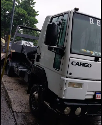 Ford cargo 712 plataforma e asa delta 