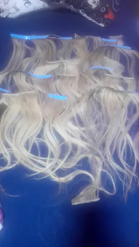 Lindo cabelo humano na fita