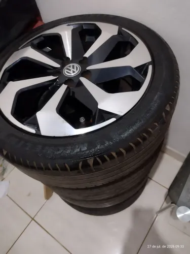 Vende se jogo 4 rodas aro 17 com pneus 