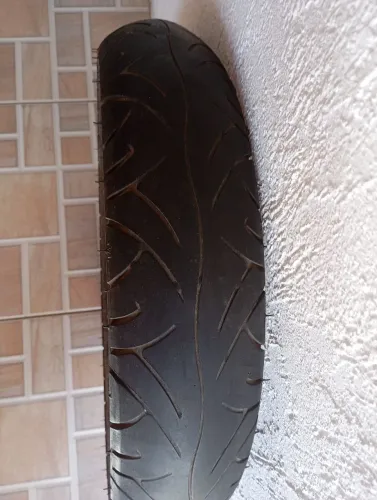 Pneu dianteiro pirelli sport Demon