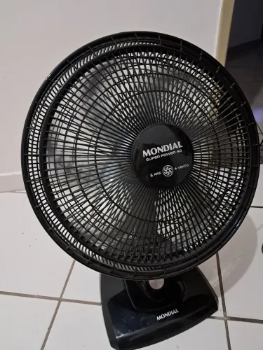 Ventilador usado funcionando perfeitamente com um barulho da pra consertar