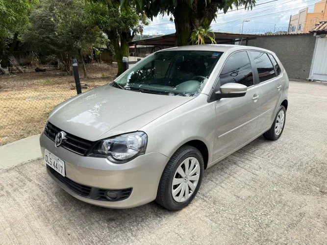 Volkswagen Polo 1.6 E-flex 8V 5P 2013
