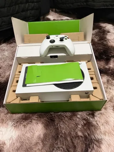 Xbox series S 512GB NA CAIXA