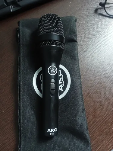 Microfone Profissional AKG P3S Novo