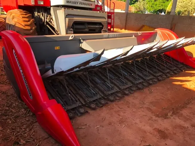 Plataforma de Milho 11x45 Massey Ferguson - NOVA (Sem Uso)