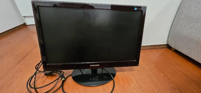 Doação Monitor Samsung SyncMaster P2250 para peças