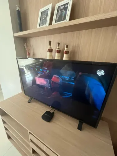 TV LG 43" Smart TV LED - (Pequeno Risco 2cm)