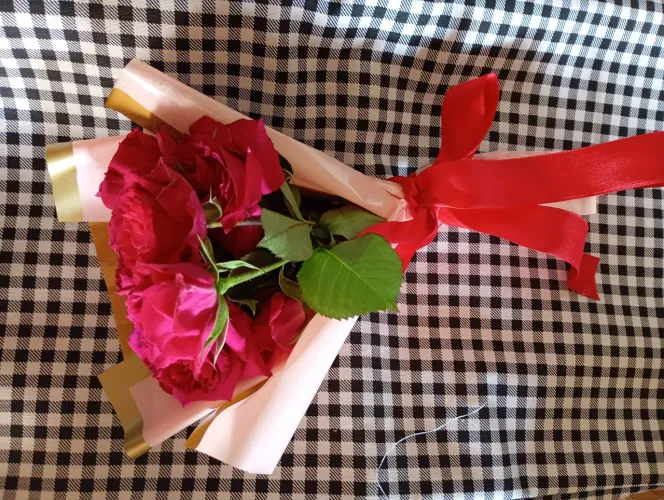 Lindos solitários e mini rosas por apenas 45
