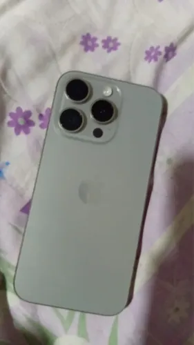 iPhone 15 pro titanium natural 