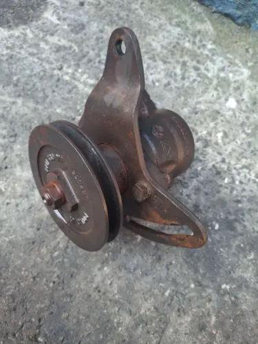 Bomba Hidráulica do motor MWM 226 ou 229 (Caminhonete F1000 F4000) No estado.