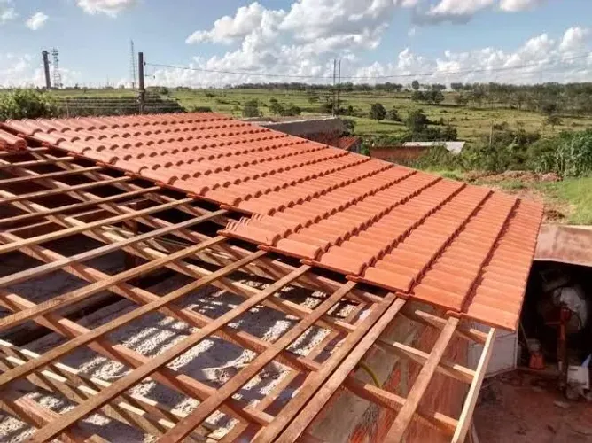 Faço serviço carpinteiro