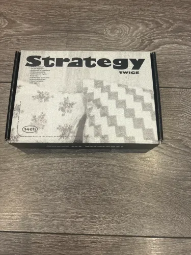 Album TWICE STRATEGY preto SEM PÔSTER !! Apenas com Photocards do POB LER DESCRIÇÃO