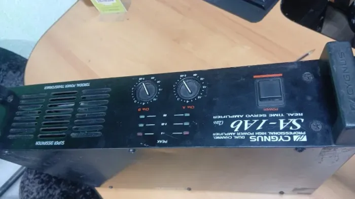 AMPLIFICADOR CYGNUS 