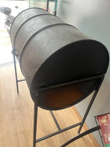 Churrasqueira grande com grade de moeda