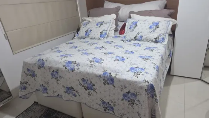 Colchão queen da marca King Koll com apenas 1 ano de uso