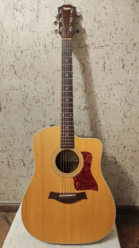 Violão Taylor 210Ce - USA ( Americano) c/ Case original Luxo.