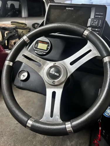 Vendo volante Náutico lotse H2o com cubo metal glass semi novo 