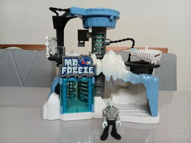 Imaginext Esconderijo do Senhor Frio