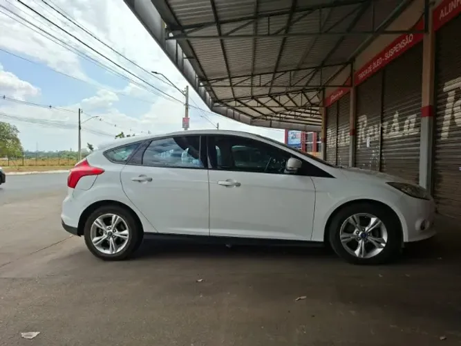 Ford Focus 1.6 S/1.6 SE Flex 16V 5P AUT 2015