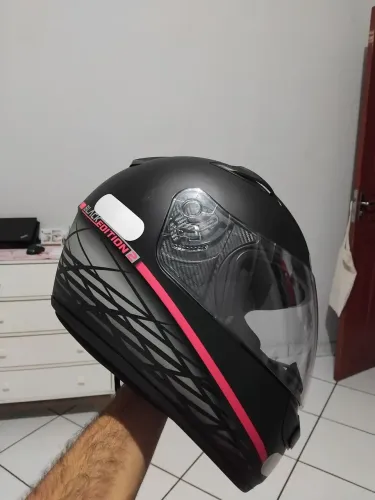 Capacete seminovo excelente estado
