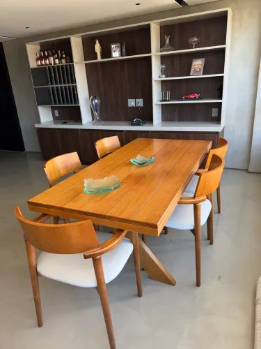 Vendo mesa de jantar 1,80 x 0,90