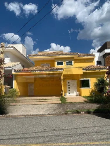 Casa em Condomínio com 3 Suítes e 4 Vagas na Aldeia da Mata em Sorocaba-SP - 260m² de Puro