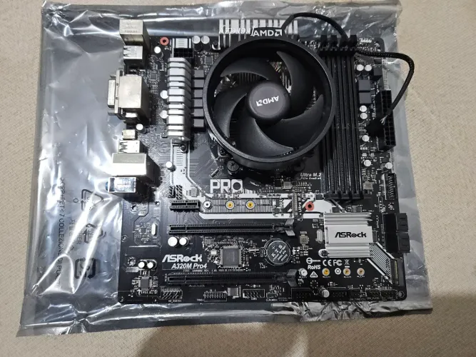 Vende-se Placa mãe +Processador +Memória.