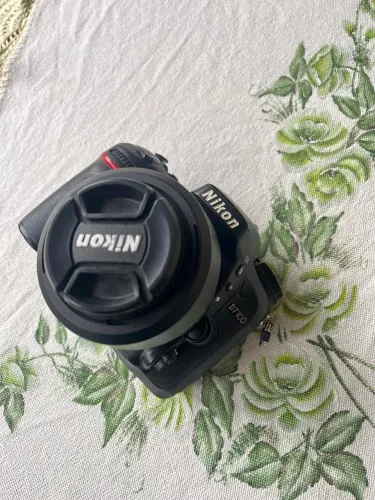 Nikon D7100 + Nikon 35mm 1.8 em ótimo estado na caixa original