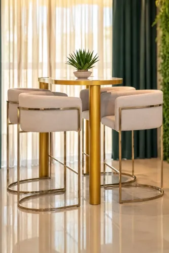 Mesa Alta com Tampo de Vidro Branco + 4 Banquetas Casa Geraldo Douradas