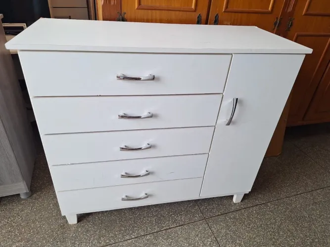 ?COMODA MDF ? bem conservada marcas de uso ?entrego e passo cartão